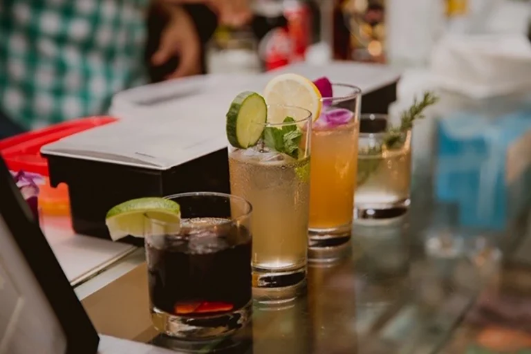 sans bar ausint non alcoholic drinks 768x512