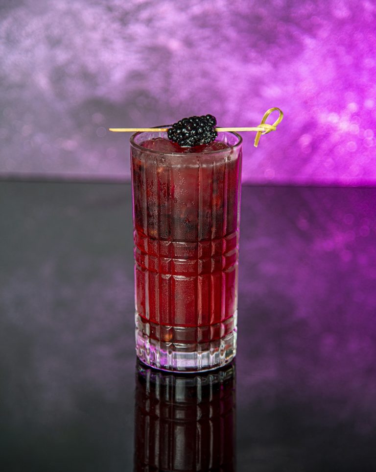 Blackberry Gin & Tonic NA Blackberry Gin & Tonic NA