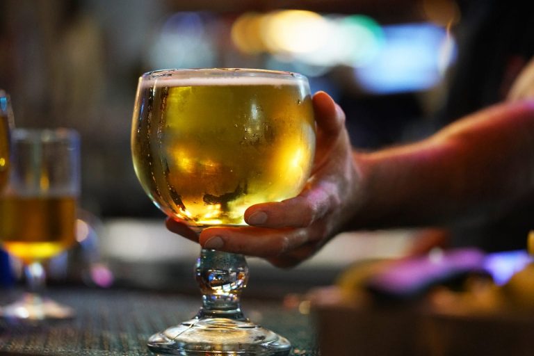 Cujos Sports Bar Grill 2 768x512