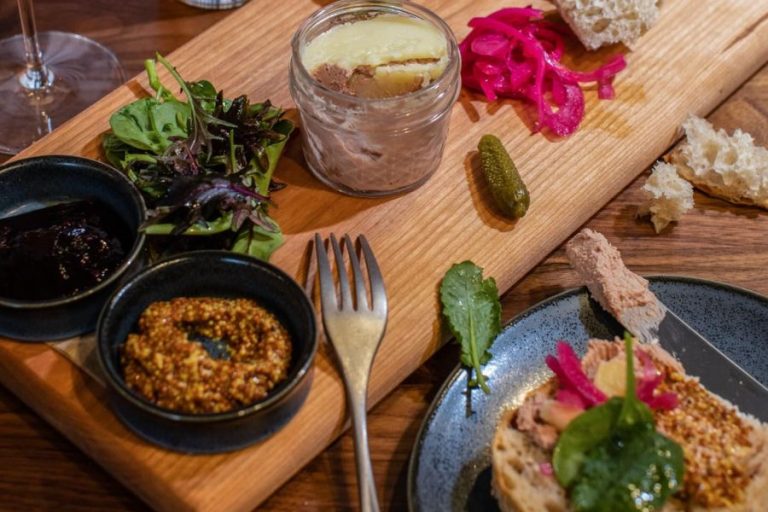 foundation social eatery 2 768x512